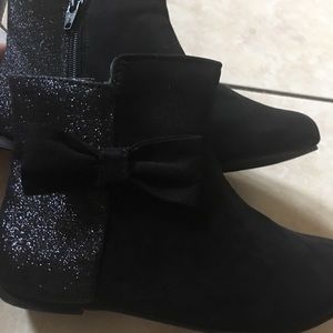 Girls boots